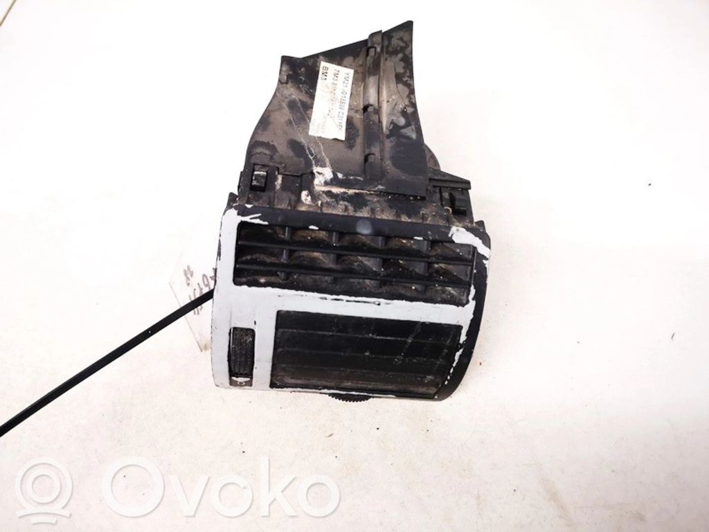 Seat Alhambra (Mk1) Dysze / Kratki środkowego nawiewu deski rozdzielczej 