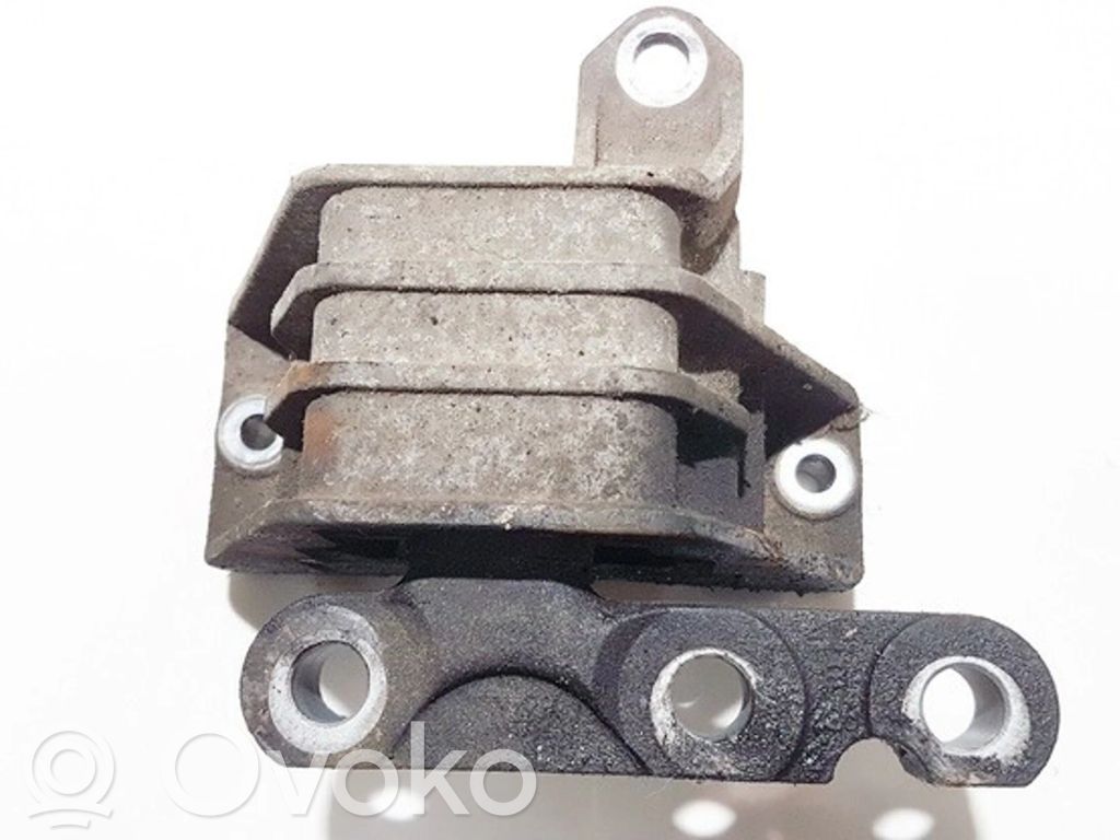 Opel Vectra C Engine mount bracket 