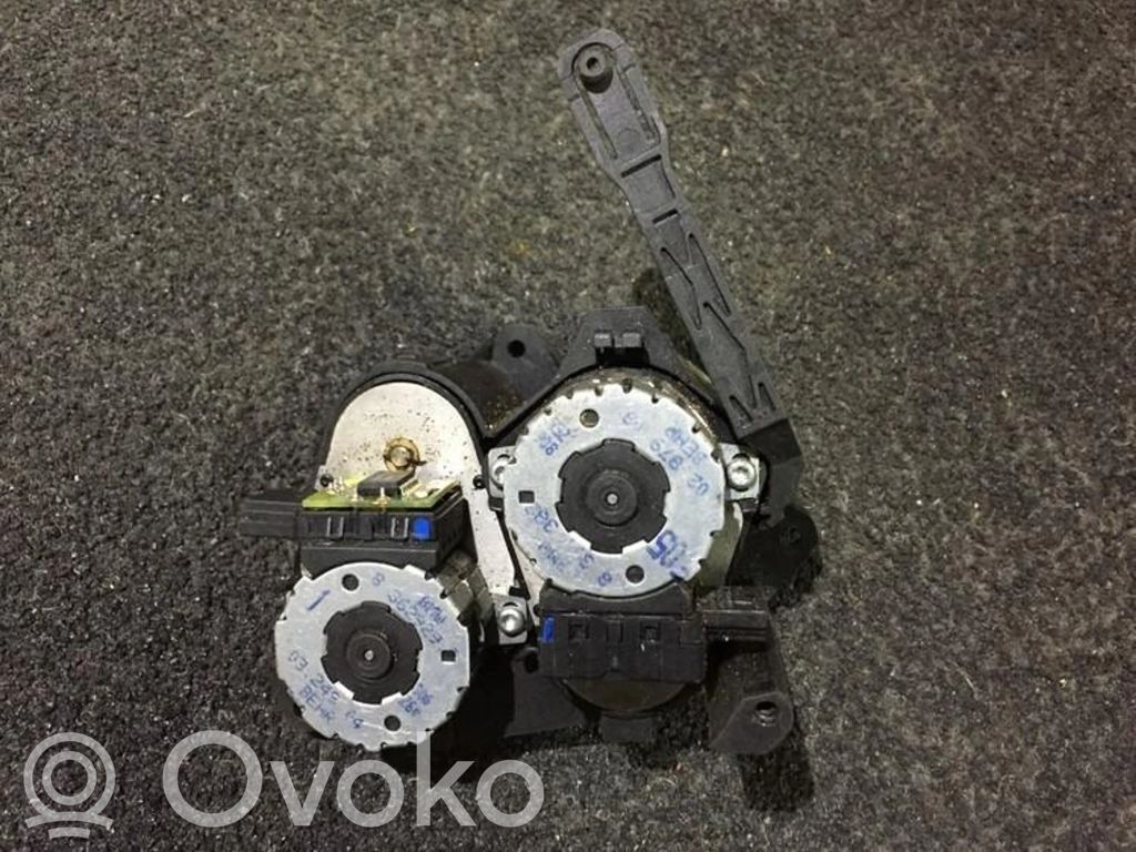 BMW 3 E36 Двигатель задвижки потока воздуха 