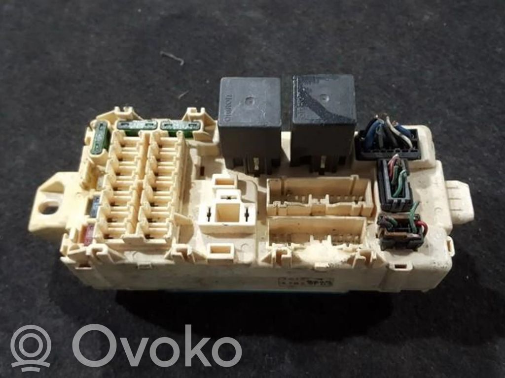 Mitsubishi Galant Skrzynka bezpieczników / Komplet 
