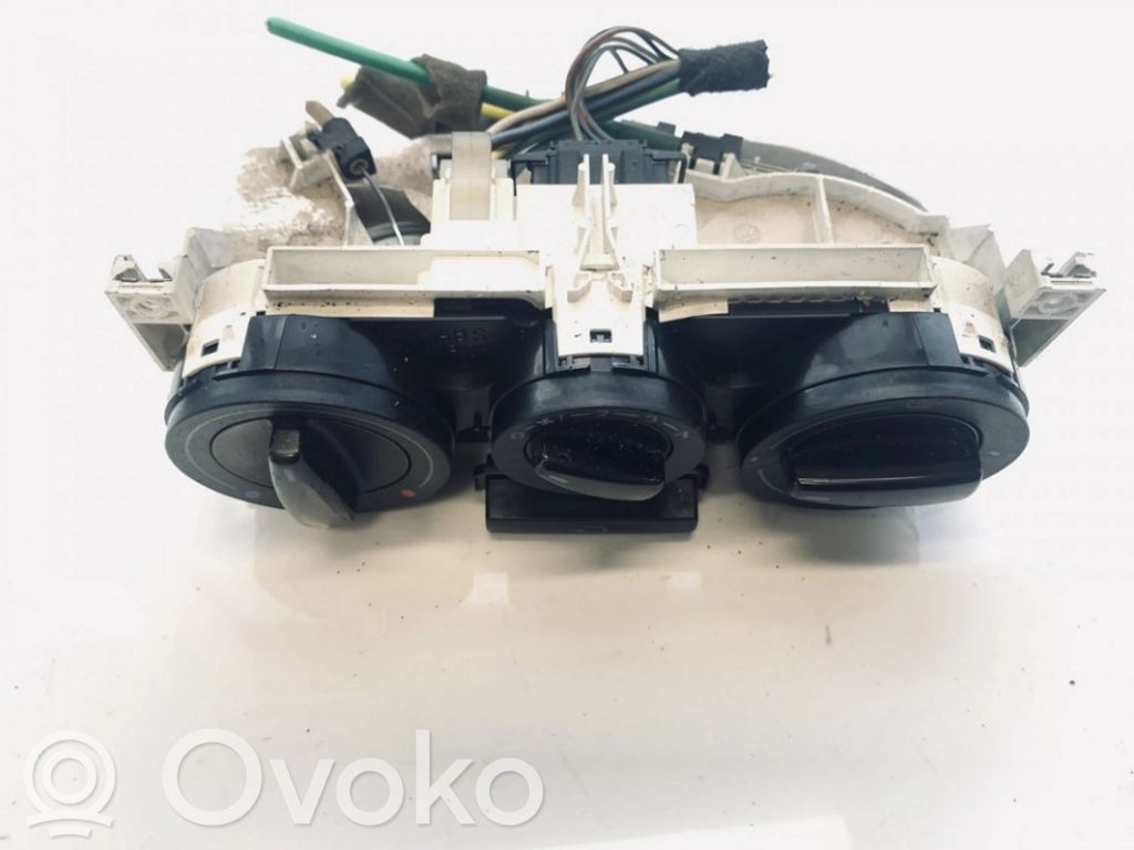 Volkswagen Golf IV Panel klimatyzacji 