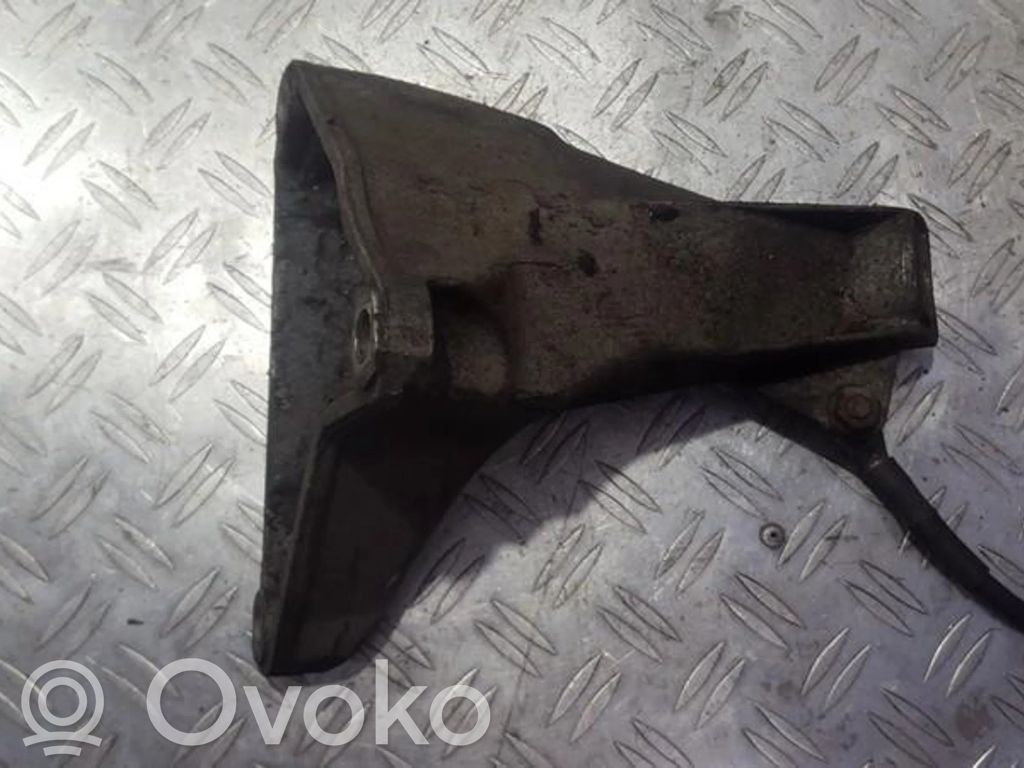 Łapa / Mocowanie silnika   8D0199308AB,8D0199308AB