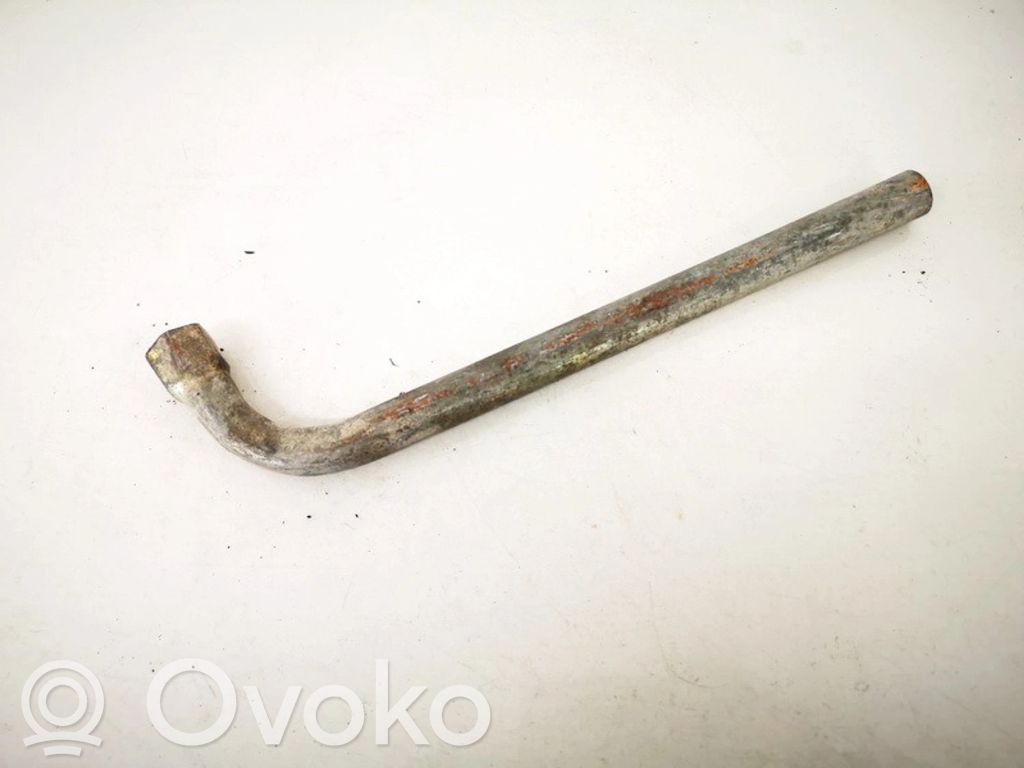 Volkswagen Golf III Chiave per dadi della ruota
