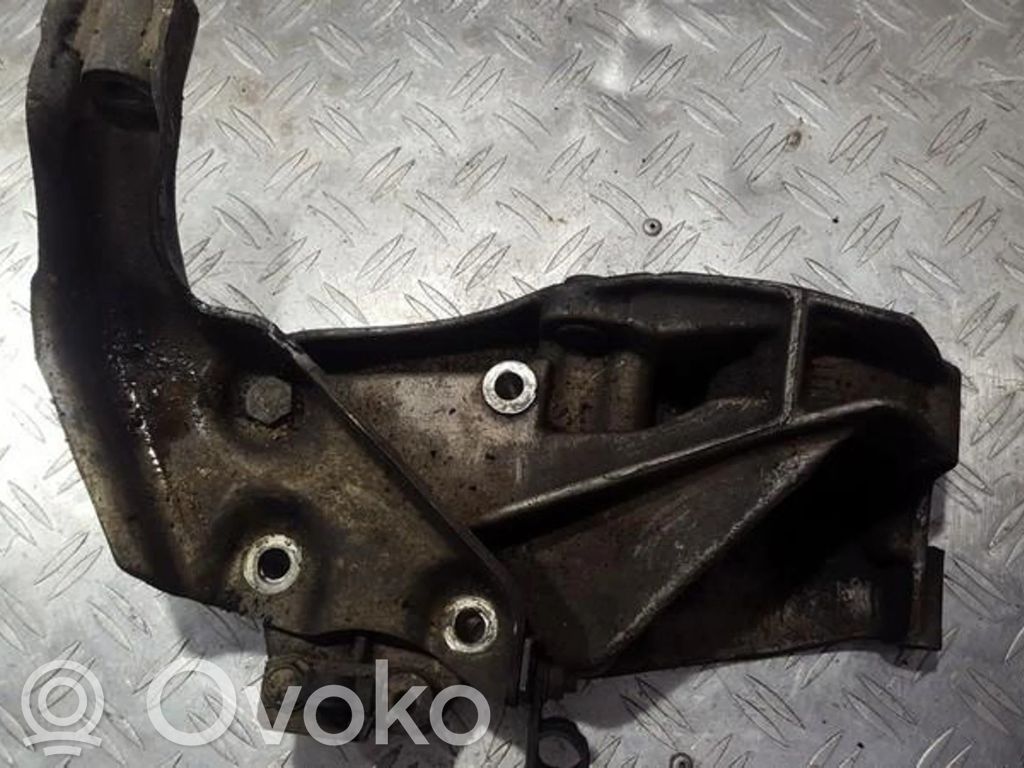 Alfa Romeo 156 Engine mounting bracket 