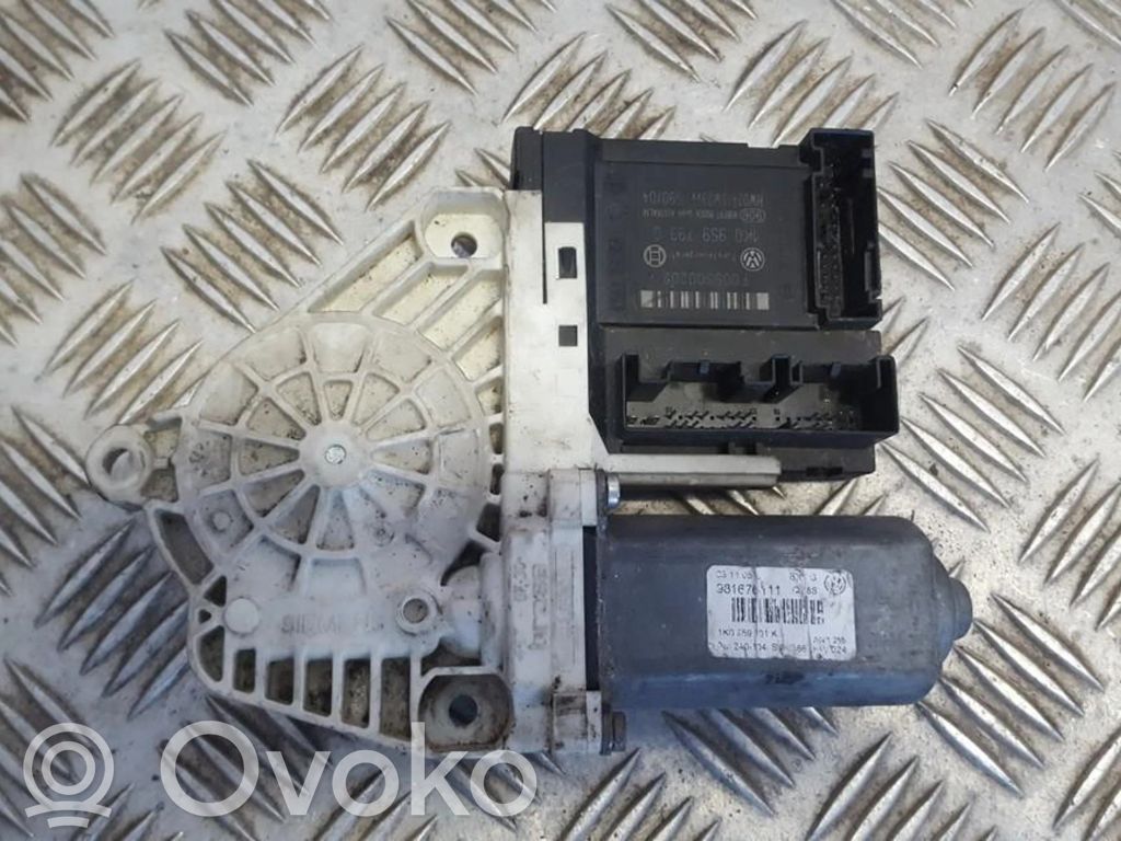 Volkswagen Touran I Moteur de lève-vitre de porte avant