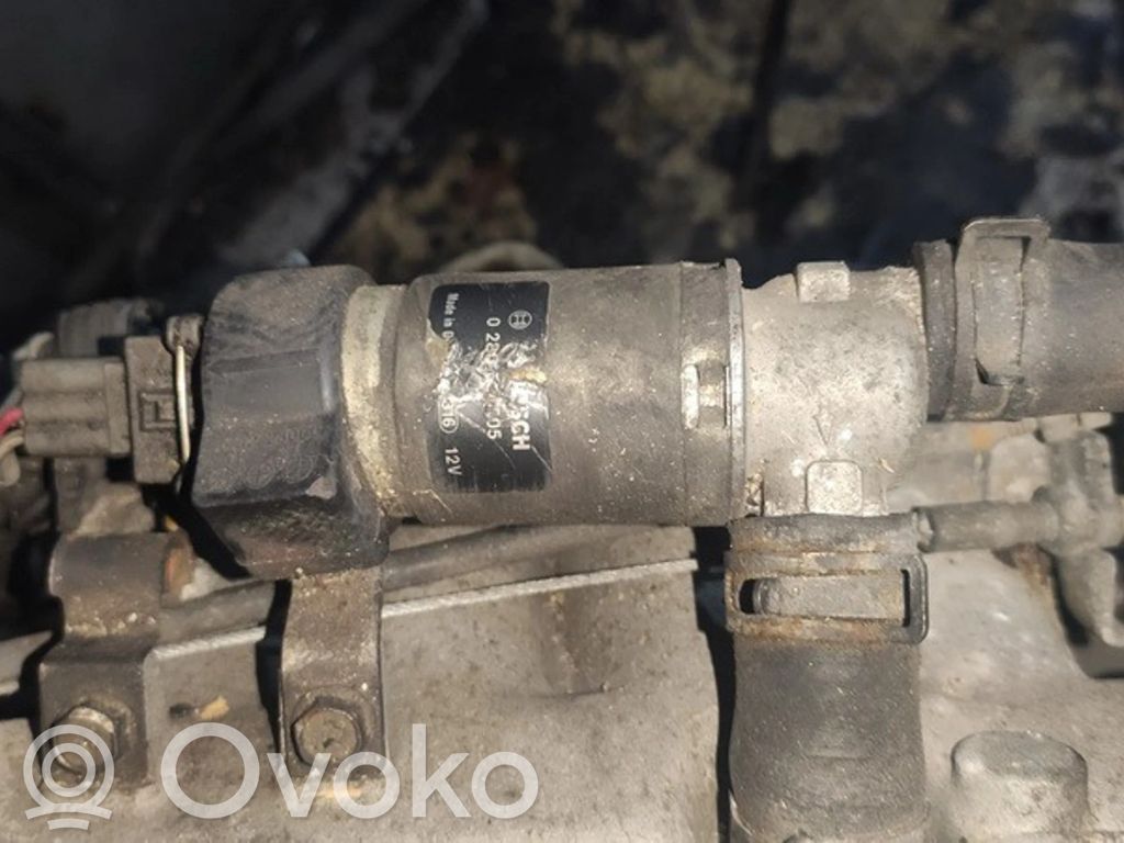 Hyundai Lantra II Supapă control ralanti (regulator)