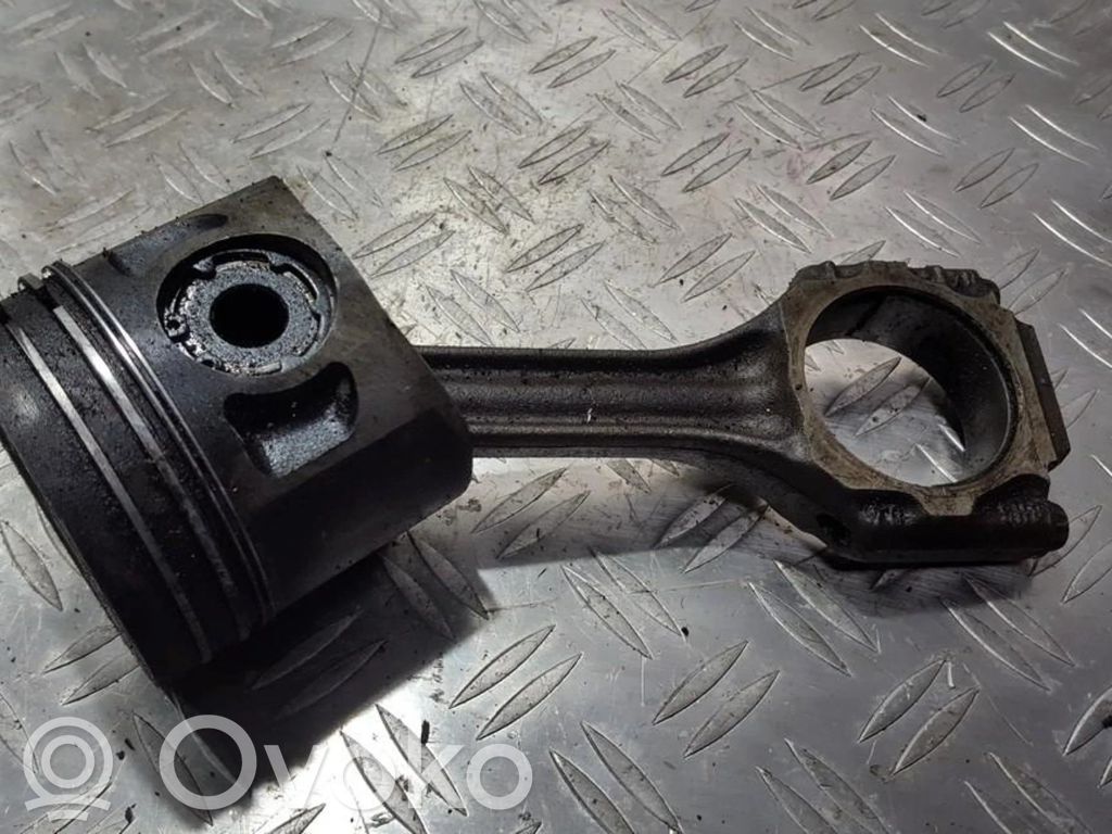 Audi A4 S4 B5 8D Pistone con biella 