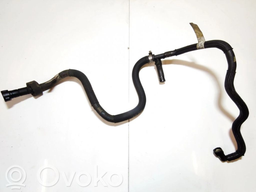 BMW 1 E81 E87 Polttoaineputken letku 