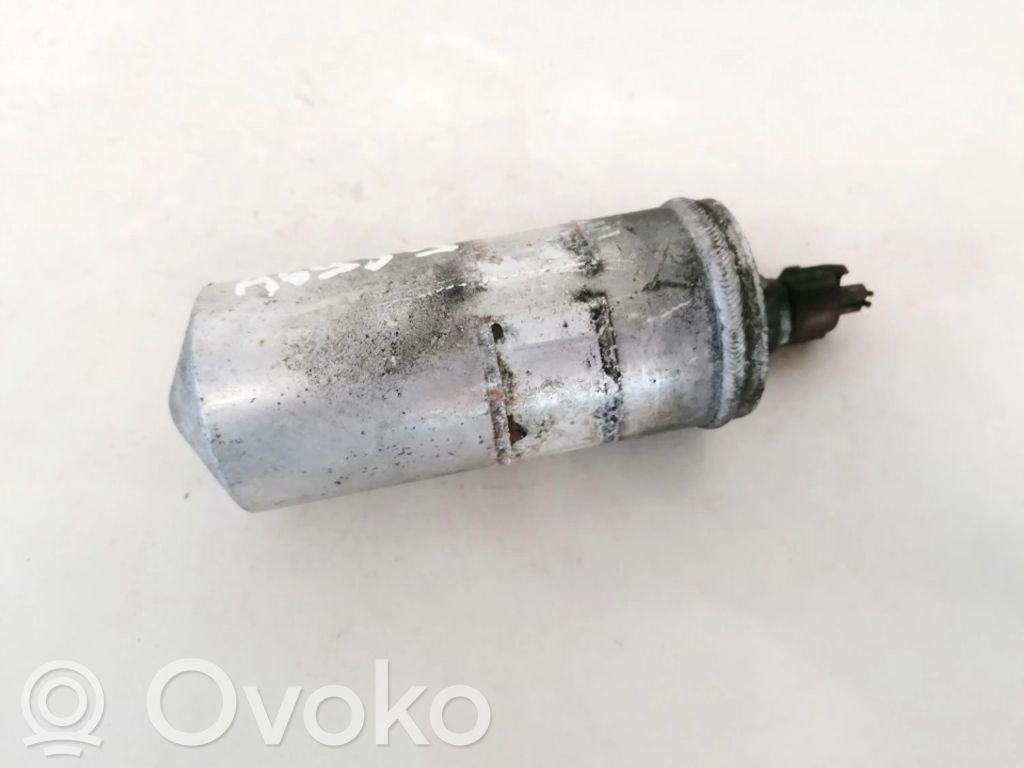 Ilmastointilaitteen ilmankuivain (A/C)