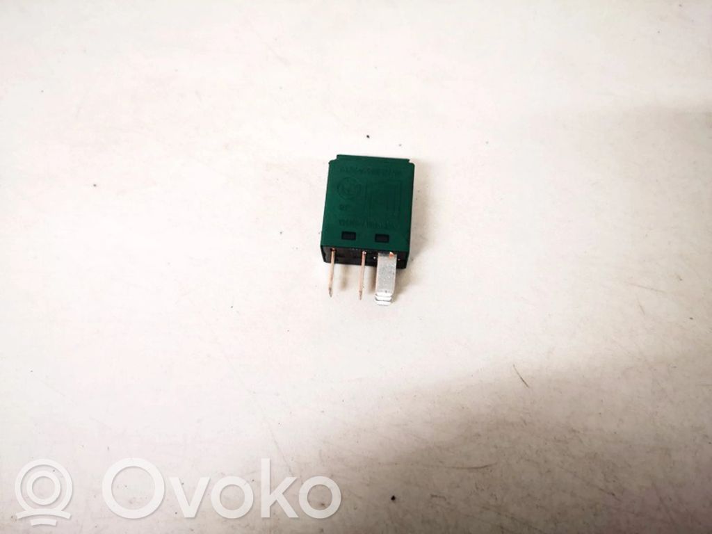 BMW 3 E90 E91 Other relay 
