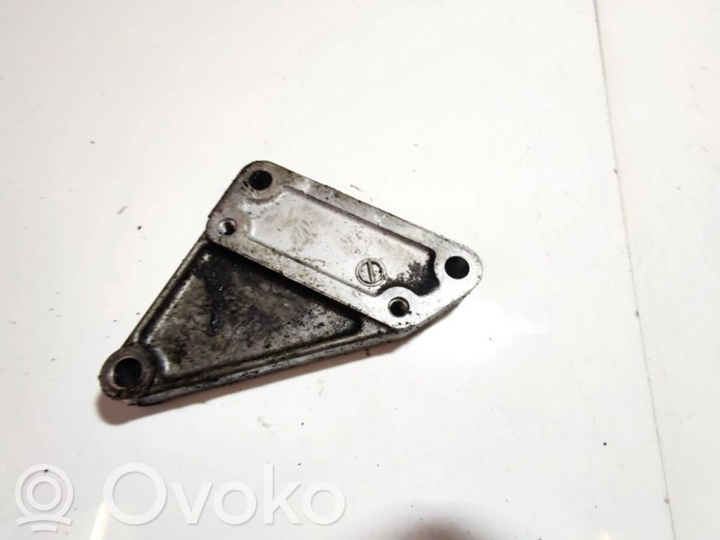 Mazda 5 Engine mounting bracket 