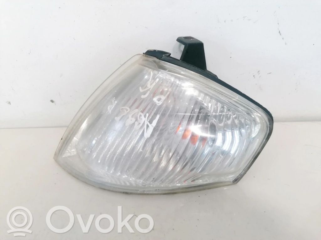 Mazda 323 Feu clignotant répétiteur d'aile avant