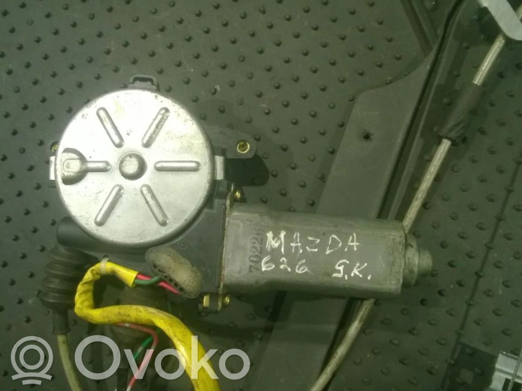 Mazda 626 Silniczek podnoszenia szyby drzwi tylnych 
