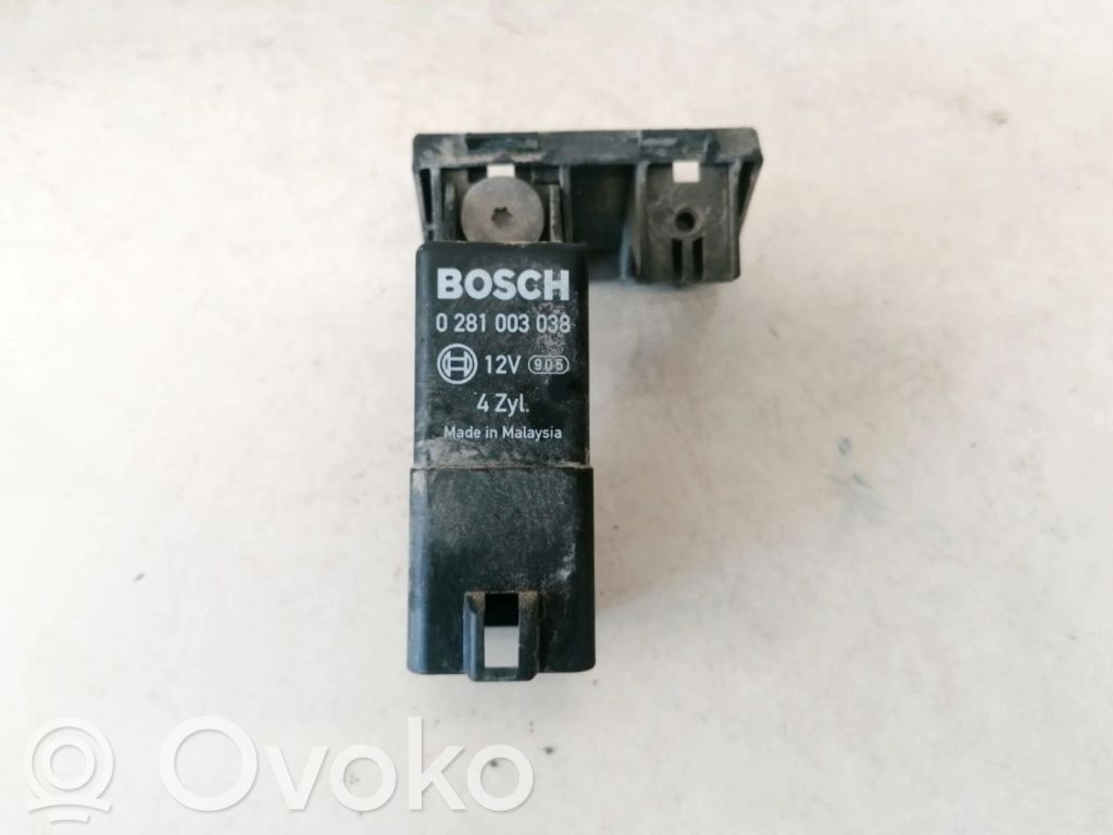 Volkswagen PASSAT B6 Muu rele 