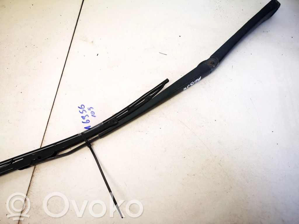 Saab 9-3 Ver2 Front wiper blade arm 