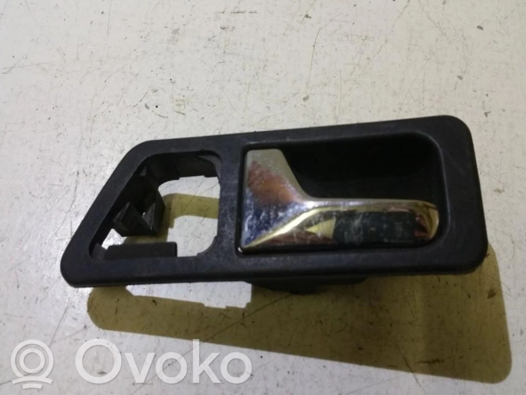 Mercedes-Benz 190 W201 Manecilla interna puerta trasera 