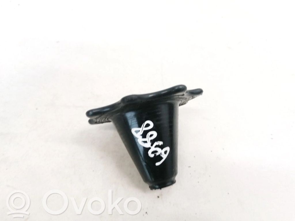 Tornillo de la rueda de repuesto   1315006,90126756,1315006,90126756