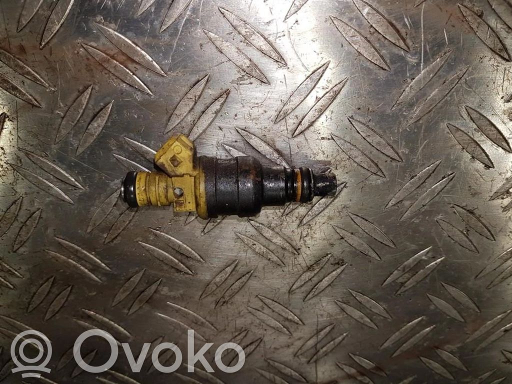 Volvo 850 Polttoainesuutin 