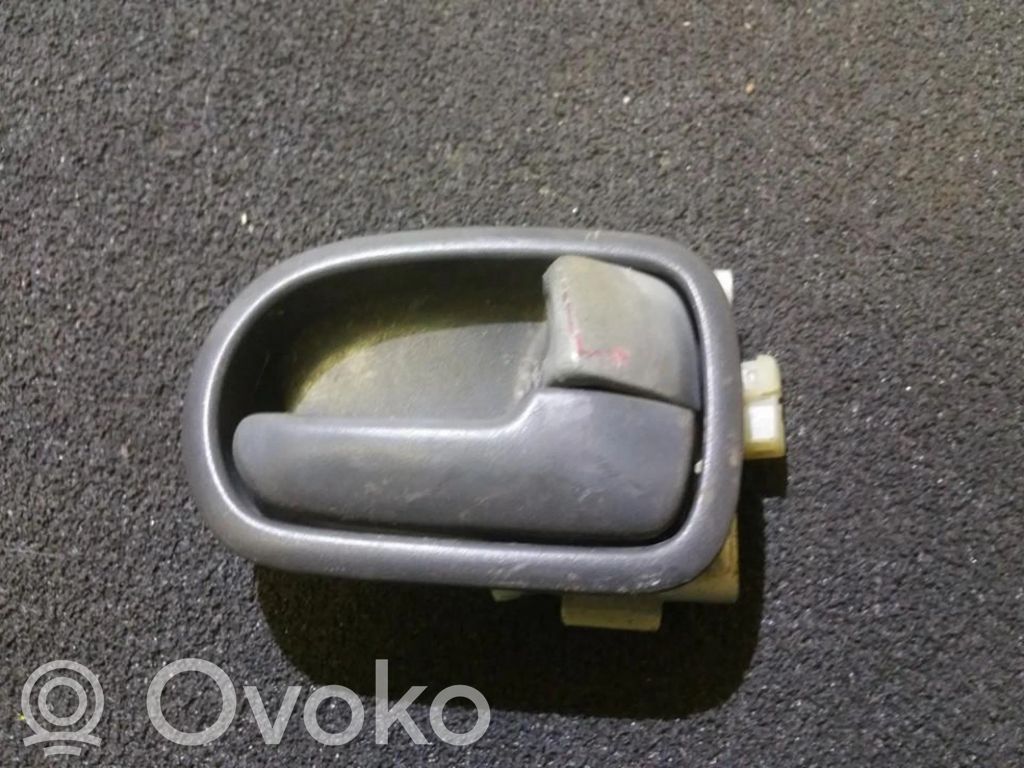 Mazda 323 Maniglia interna per portiera posteriore 