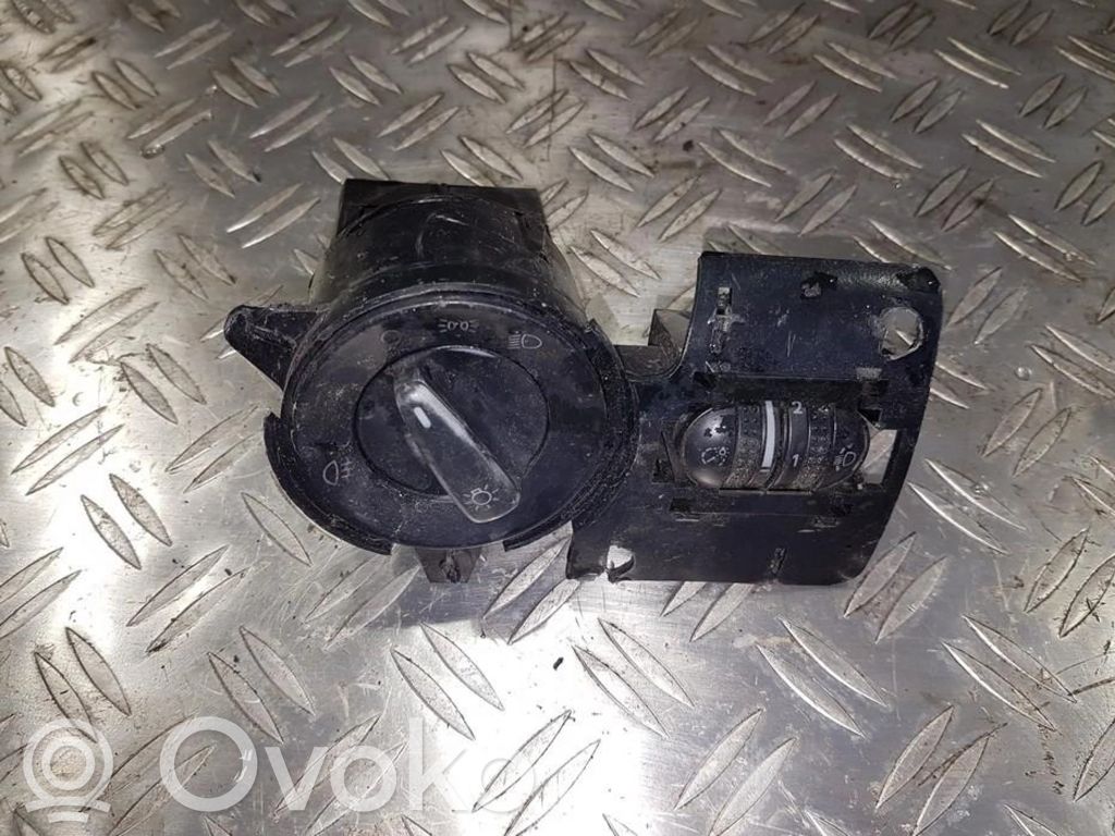 Audi A6 S6 C5 4B Przełącznik świateł 