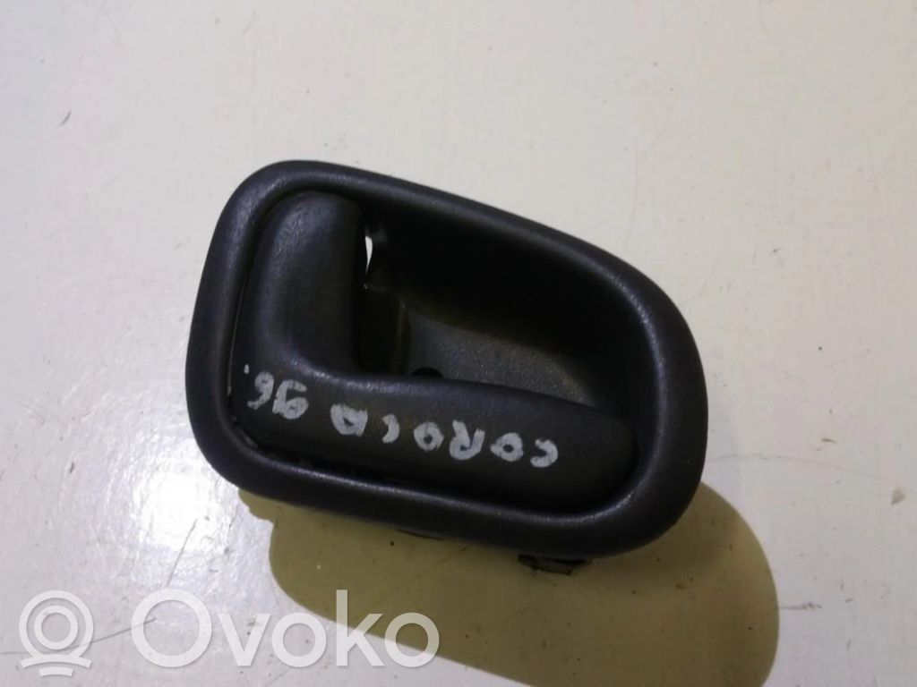 Toyota Corolla E110 Manecilla interna puerta delantera 