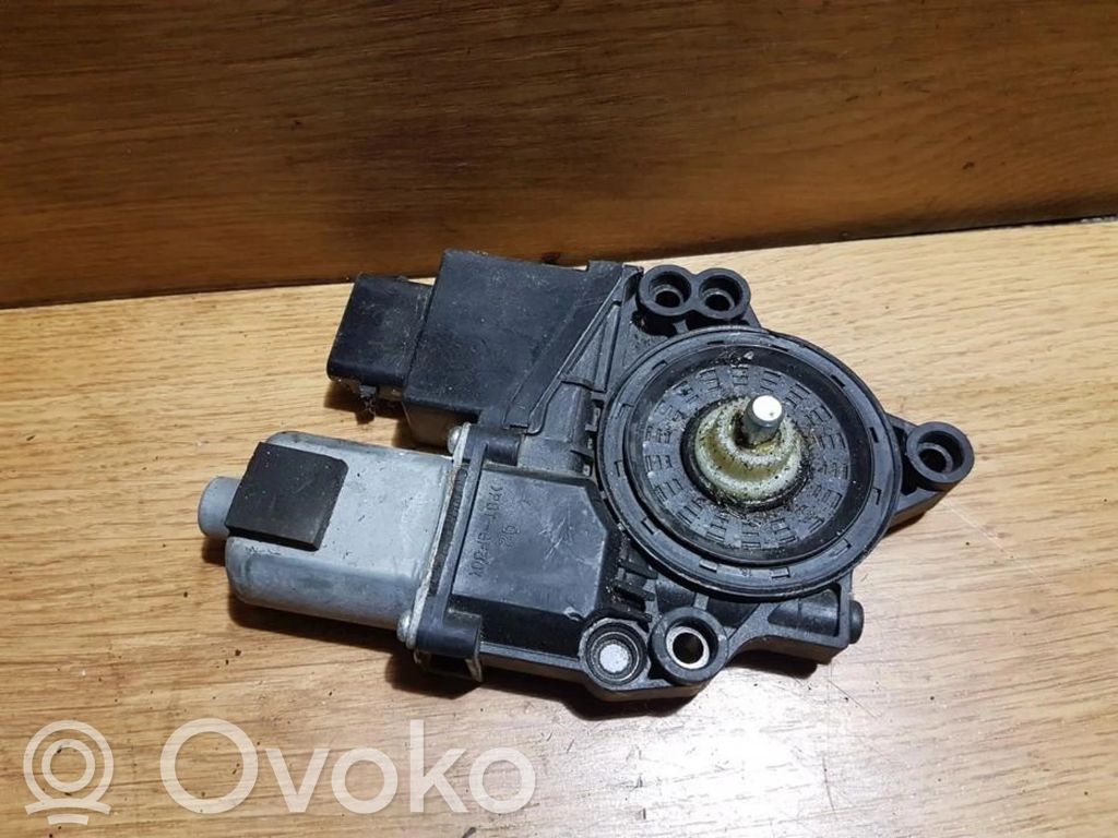 Fensterhebermotor Tür vorne   82460A2010,82460A2010