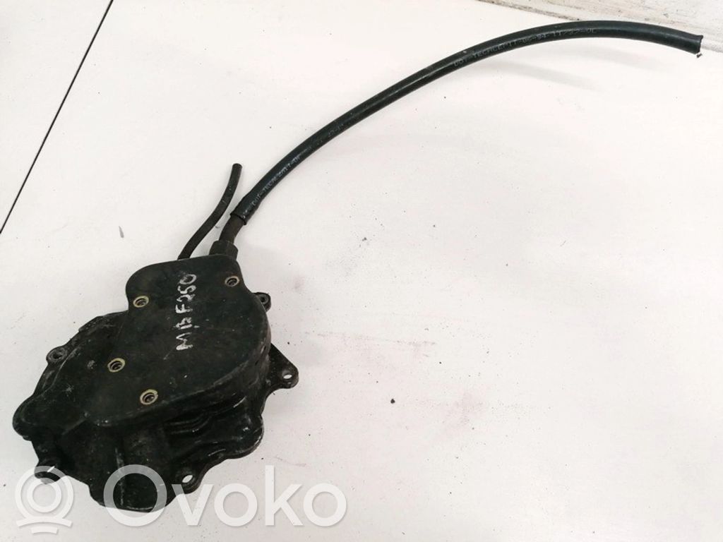 Mercedes-Benz C W202 Bomba de vacío 