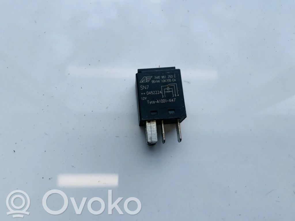 Alte relee   7M0951253C,95VW10K705EA,7M0951253C,95VW10K705EA