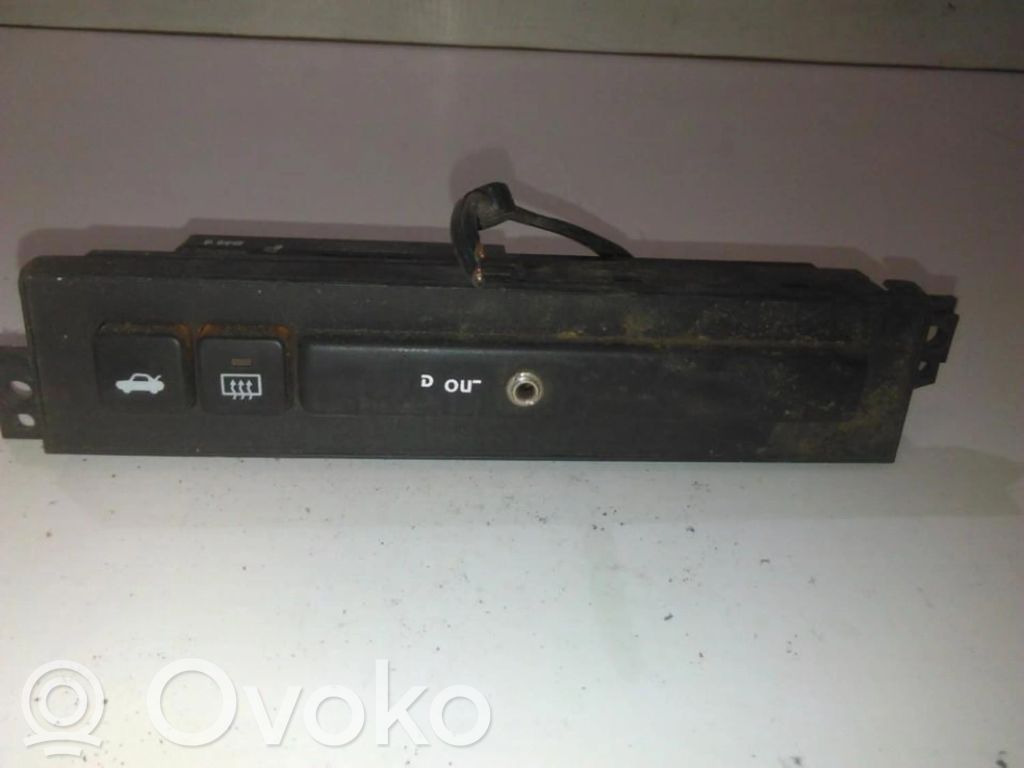 Chrysler Voyager Windscreen/window heater switch 