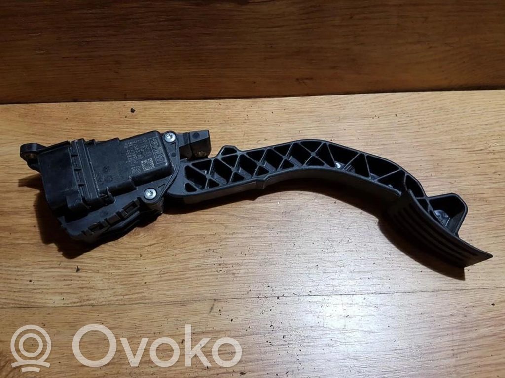 Ford Kuga I Kaasupoljin 