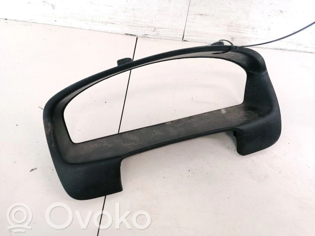 Mazda 323 Prietaisų skydelio apdaila 