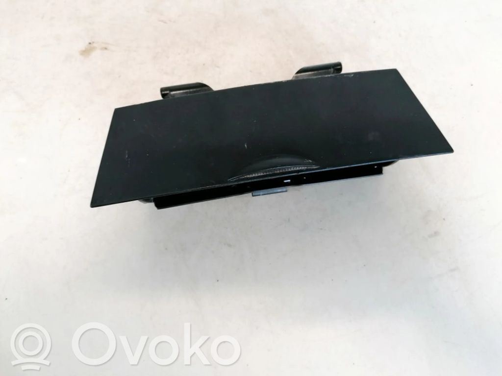 Toyota Corolla E120 E130 Cenicero del coche 