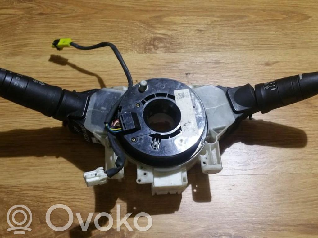 Nissan Primera Innesco anello di contatto dell’airbag (anello SRS) 