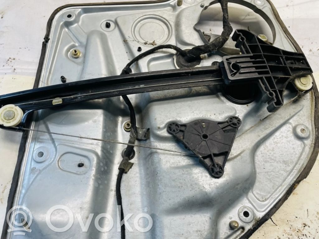 Volkswagen Golf IV Alzacristalli del portellone scorrevole con motorino