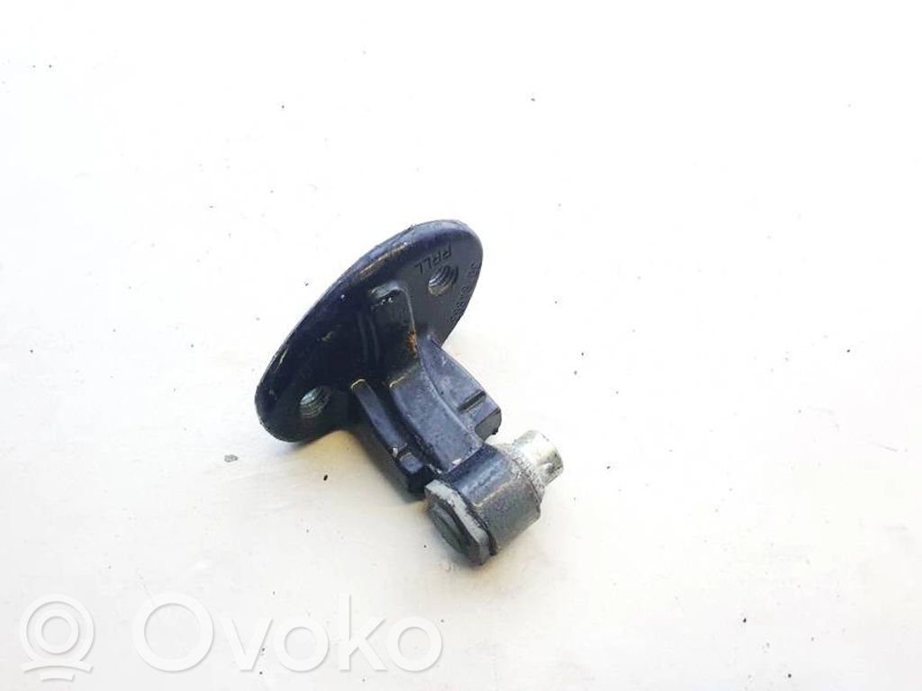 Volvo V50 Takaoven alasarana