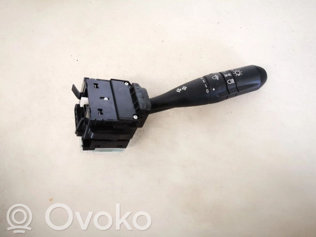Mitsubishi Colt Leva indicatori 