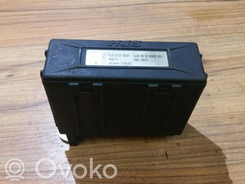 Audi 80 90 B3 Moottorin ohjainlaite/moduuli 
