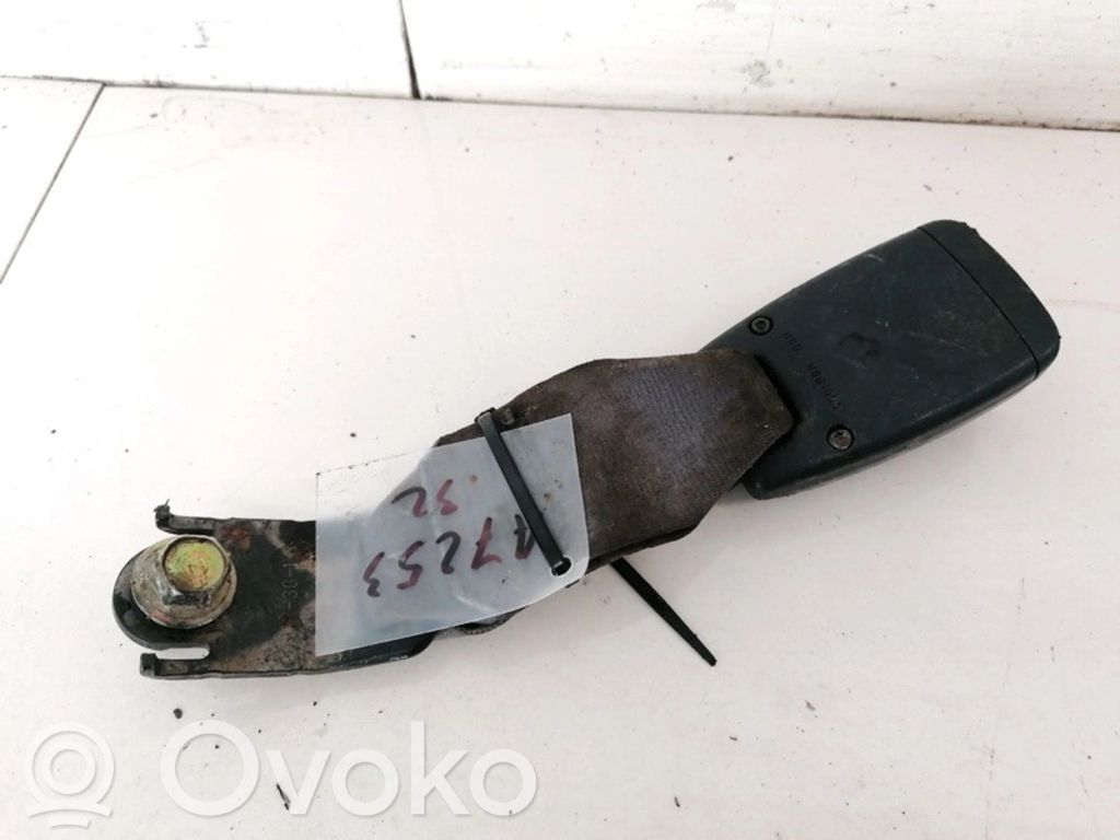 Takaistuimen turvavyön solki