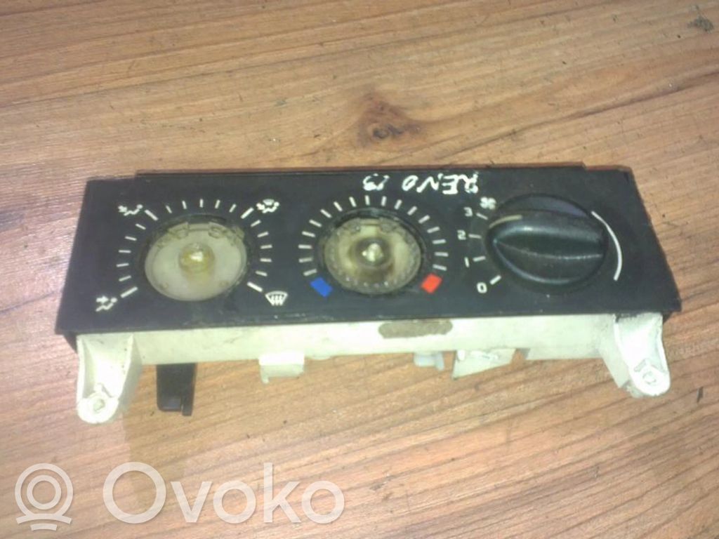 Renault 19 Panel klimatyzacji 