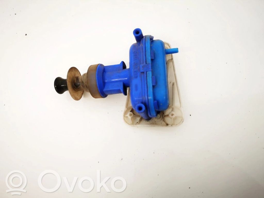 Audi 80 90 S2 B4 Pompa a vuoto chiusura centralizzata 