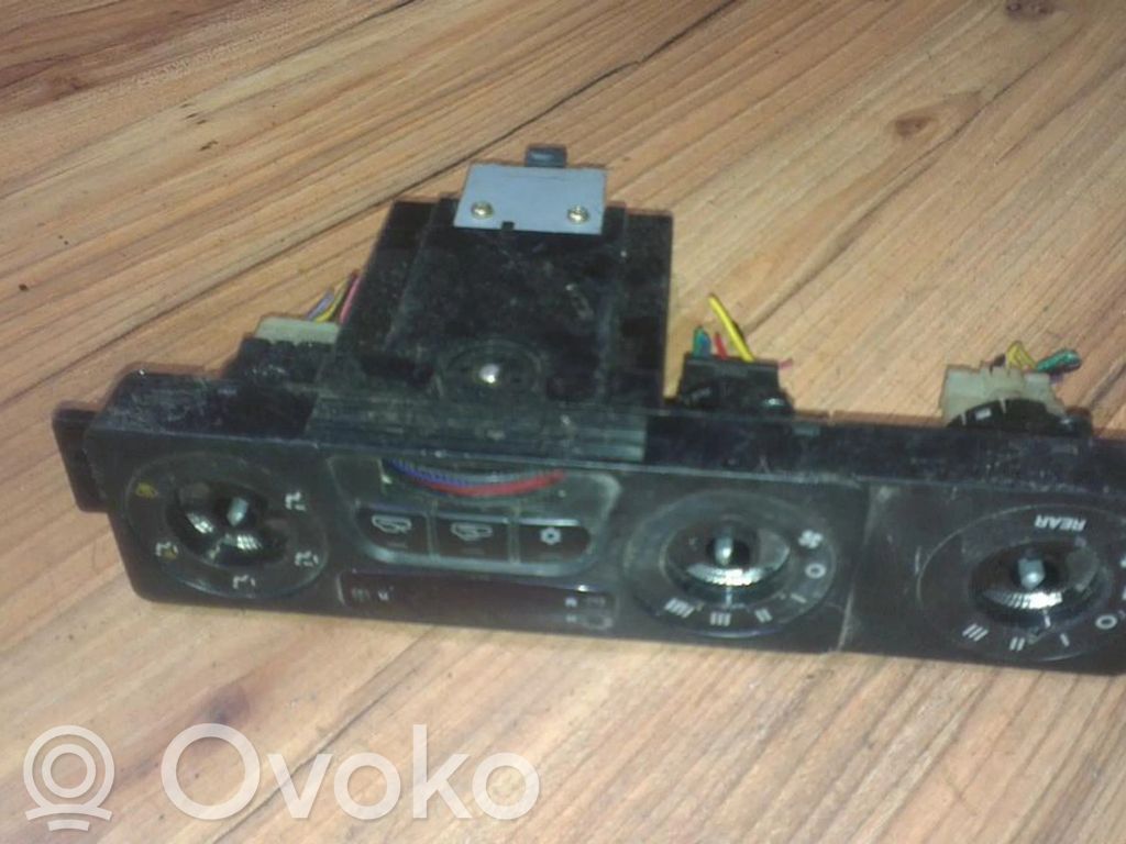 KIA Carnival Climate control unit 