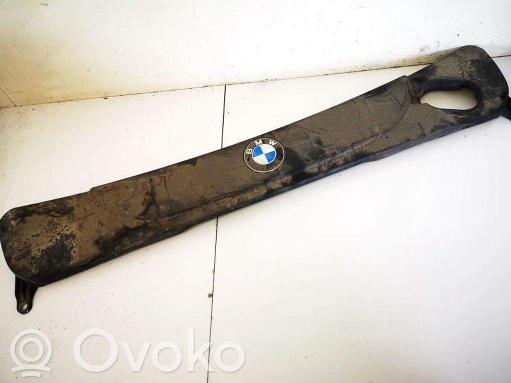 BMW 5 E60 E61 Variklio dangtis (apdaila) 