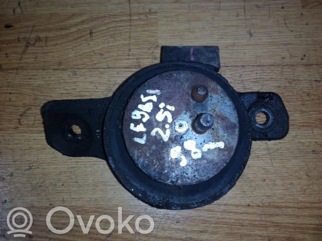 Subaru Legacy Engine mount bracket 