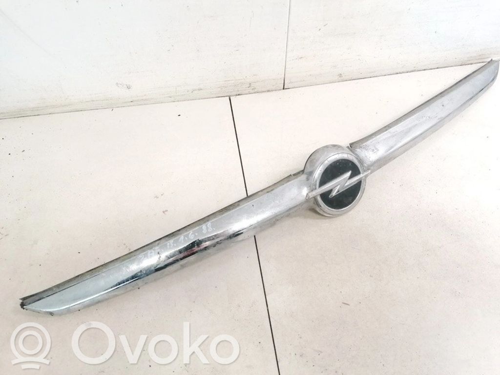 Opel Zafira C Éclairage de plaque d'immatriculation 