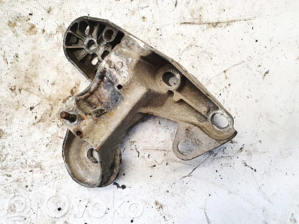 Audi A4 S4 B5 8D Suport motor