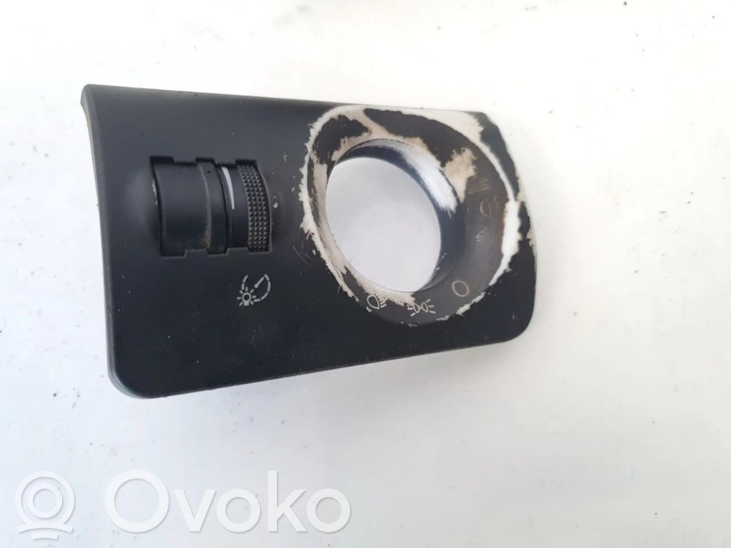 Bouton commande réglage hauteur de phares   13261002,13261002
