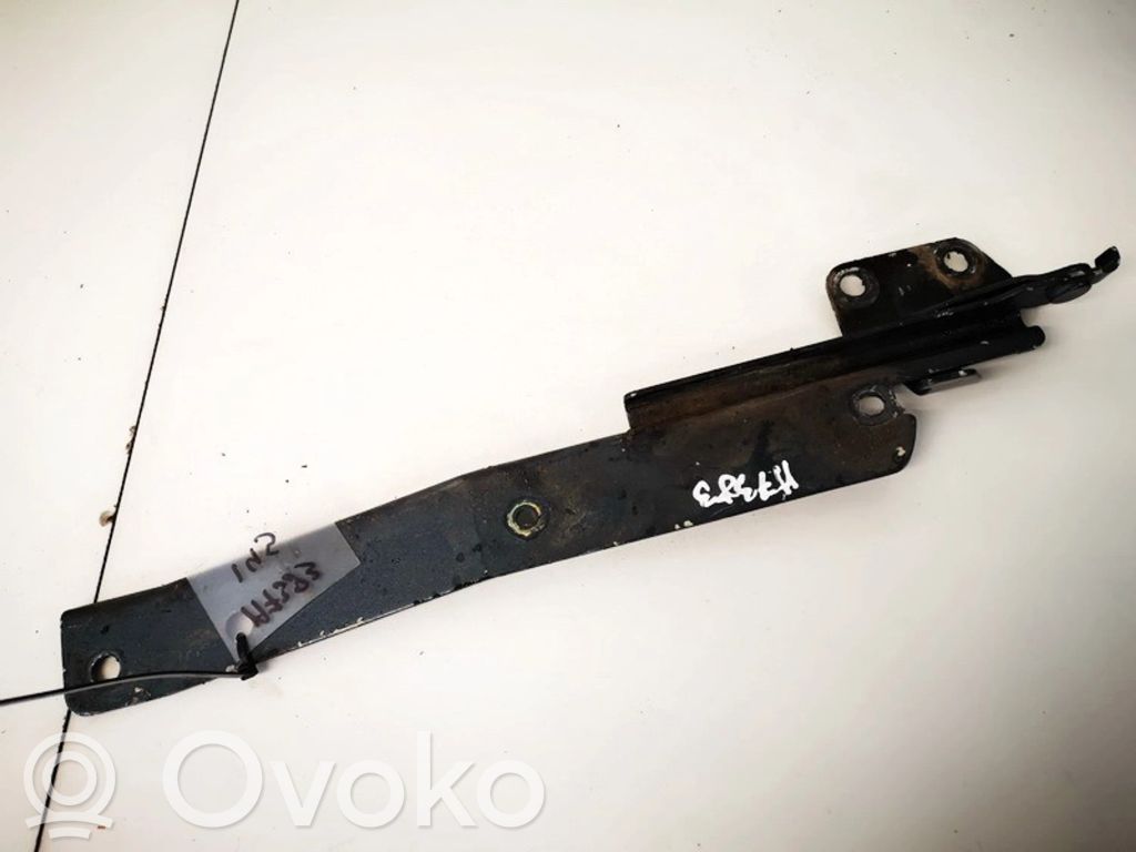 Charnière, capot moteur