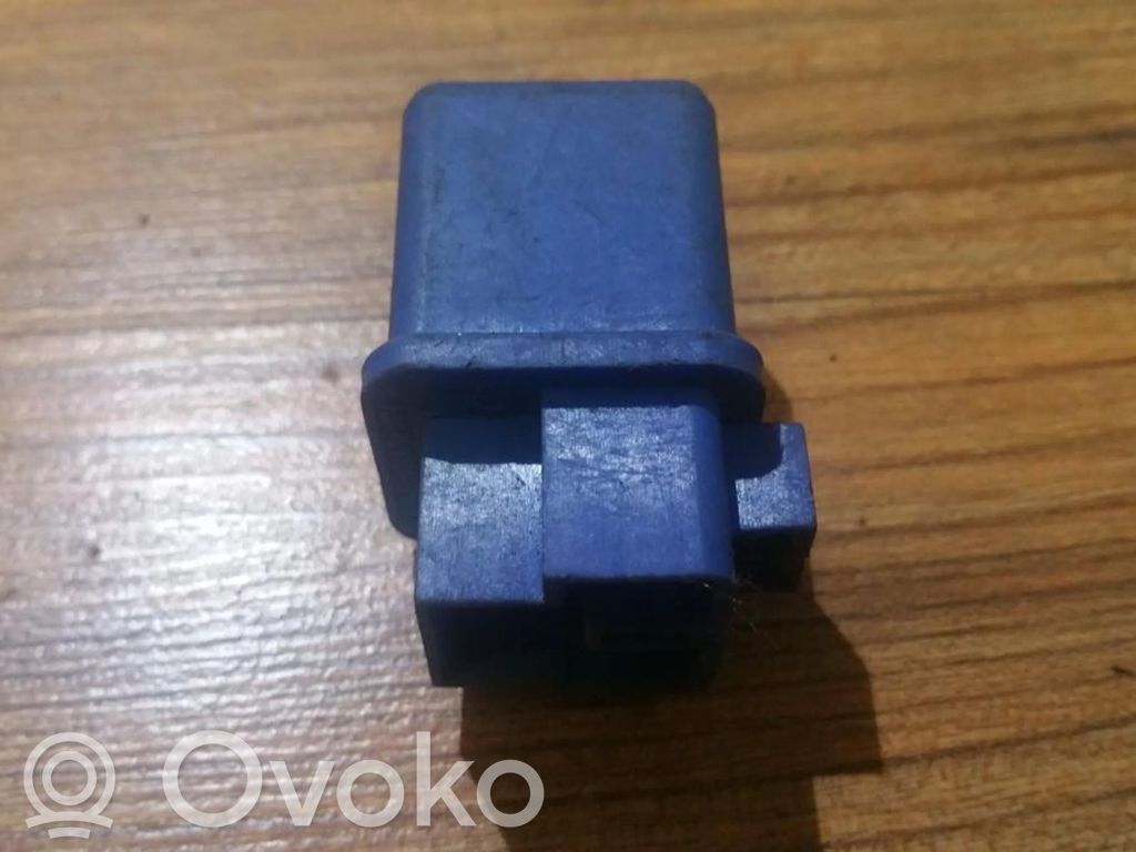 Nissan Primera Alte relee 