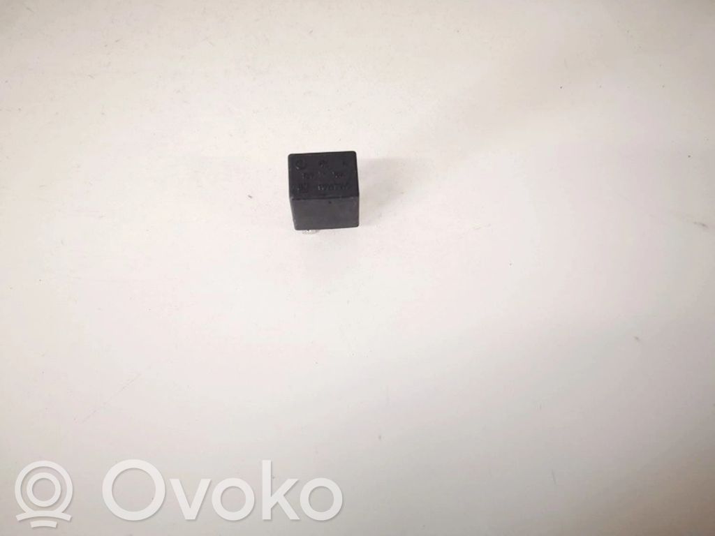 Inne przekaźniki   90229206,90229206