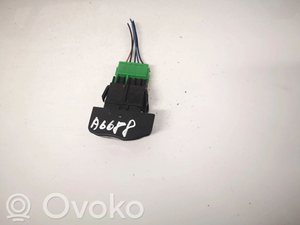 Botón interruptor de bloqueo de puertas   841242B,841242B